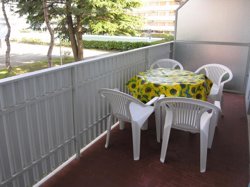 Residence Valbella Bibione Bagian luar foto