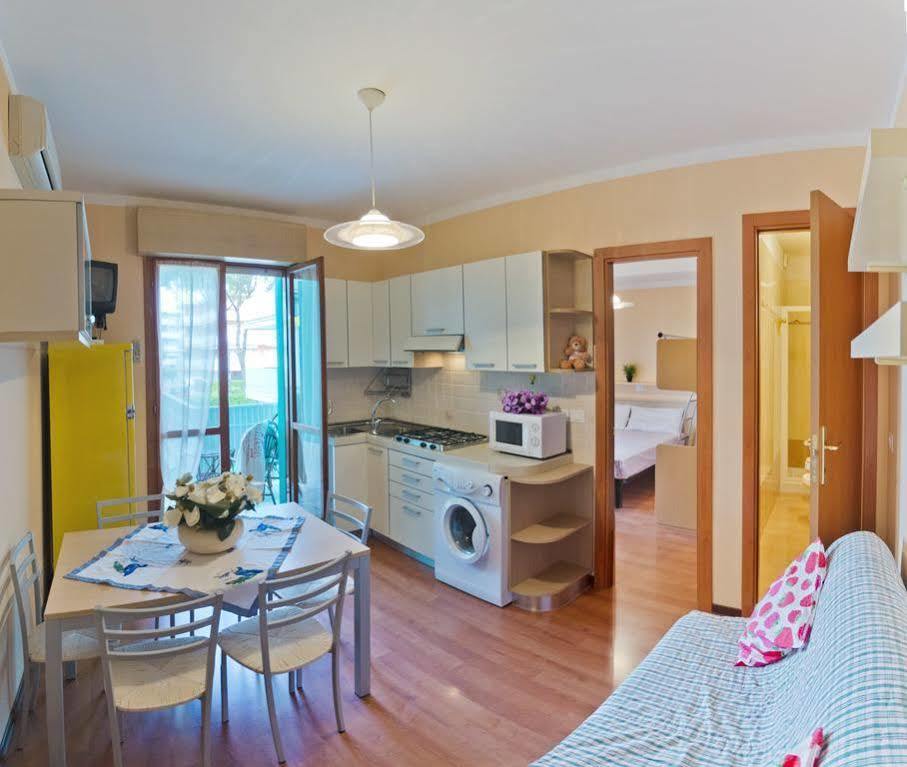 Residence Valbella Bibione Bagian luar foto
